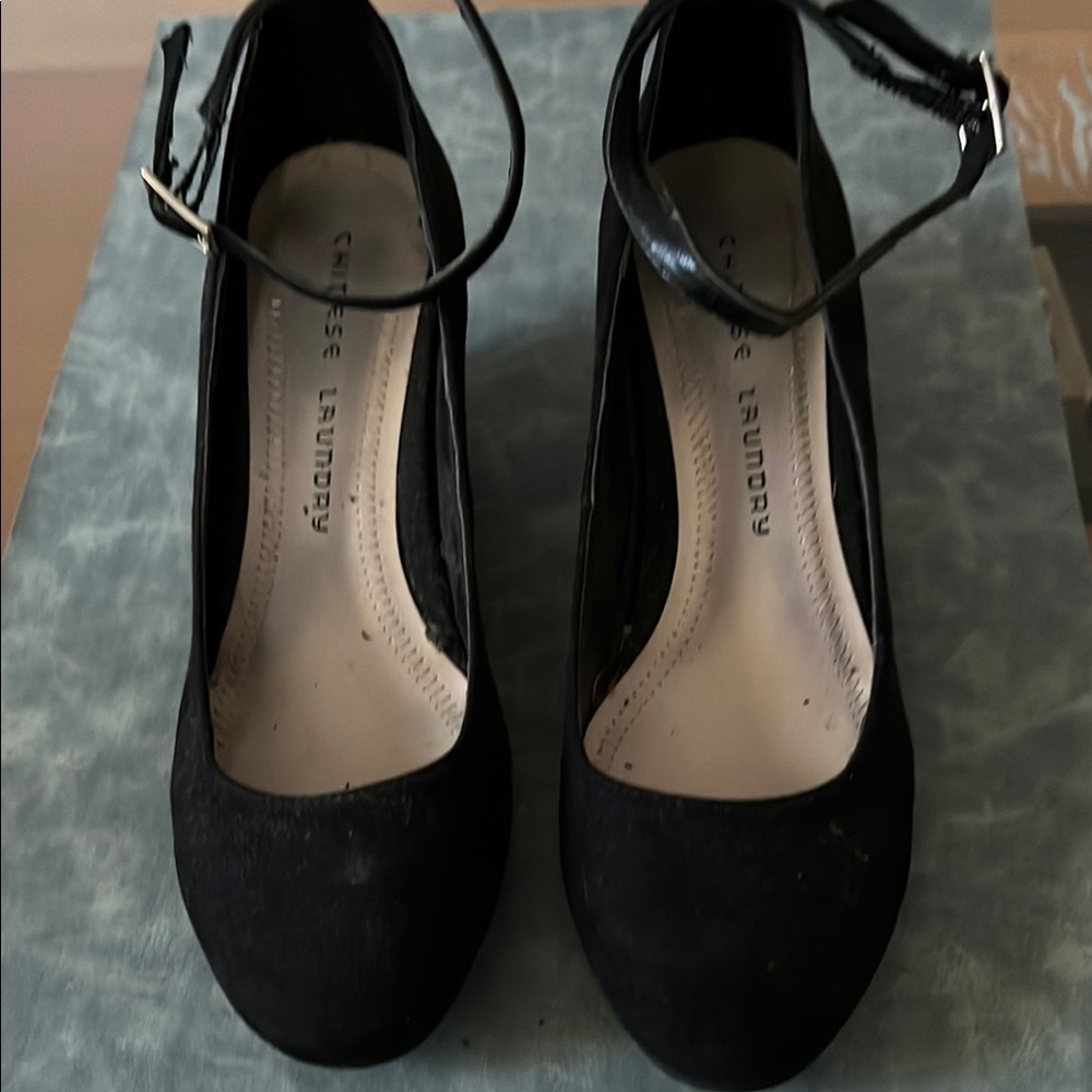 Chinese Laundry black wedge heels
